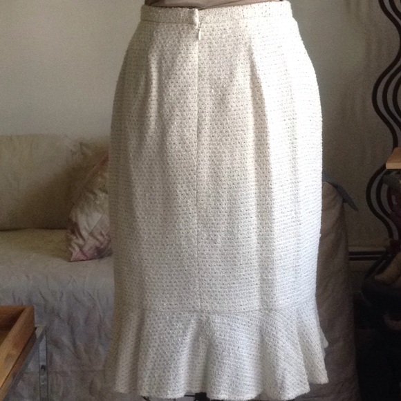 Tweed ruffle skirt - Picture 3 of 8